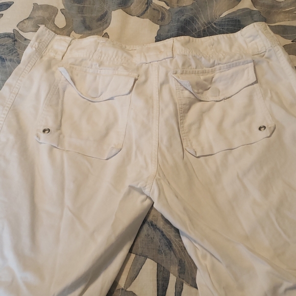 White Cargo Capris 100% cotton - Picture 4 of 5